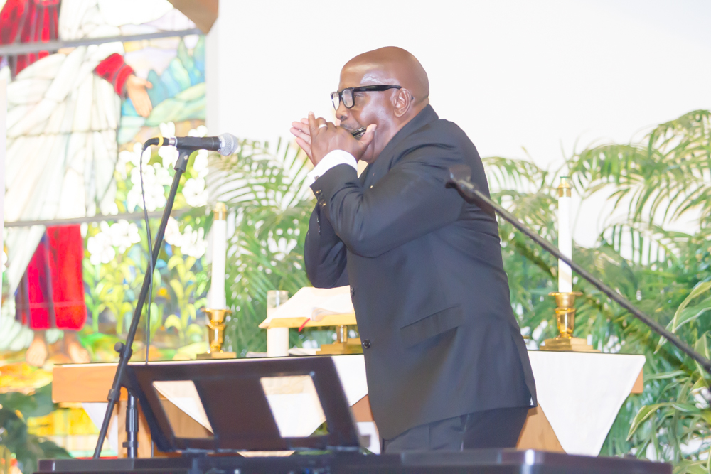 Pastor Leemann Smith - Anointed Harmonica